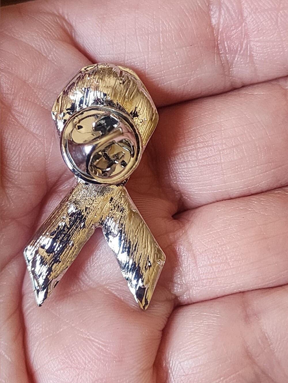 🎀🎗 Pink Rhinestone Ribbon Brooch Pin - Picture 3 of 5